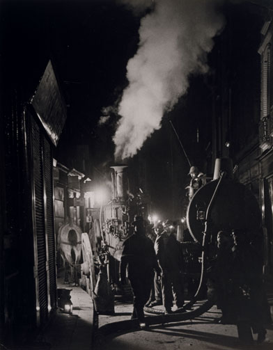 Les Vidangeurs et leur pompe, rue Rambuteau, Brassaï (dit), Halasz Gyula, 1931.