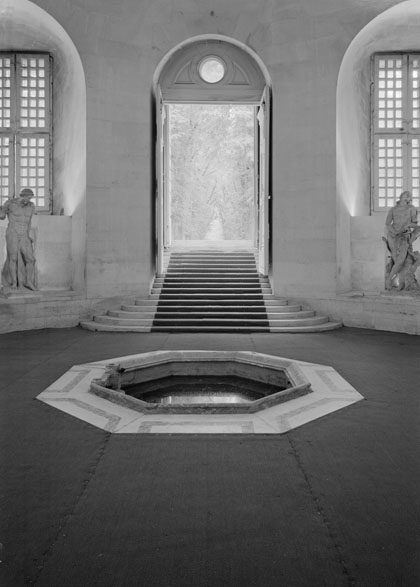 Louis XIV's bathtub - anonymous