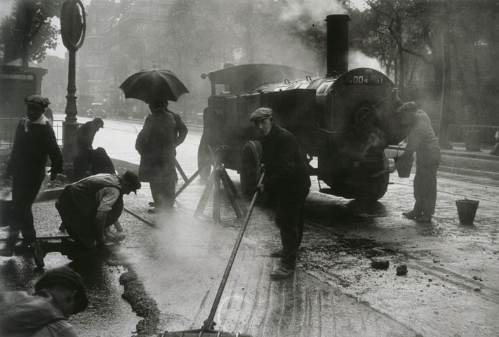 Les goudronneurs, Paris - Gisèle Freund